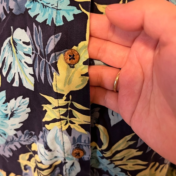 Monstera Garden 3/4 sleeve twill button down - Picture 4 of 5